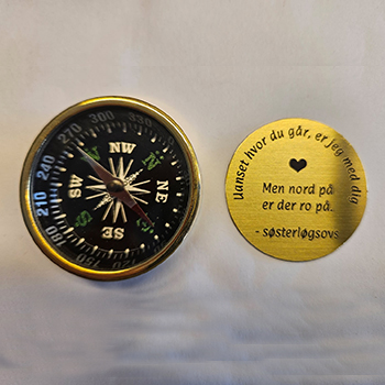 Lakeret messing kompas løsning 350 x 350