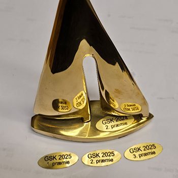 lakeret messing oval skiltning 350 x 350